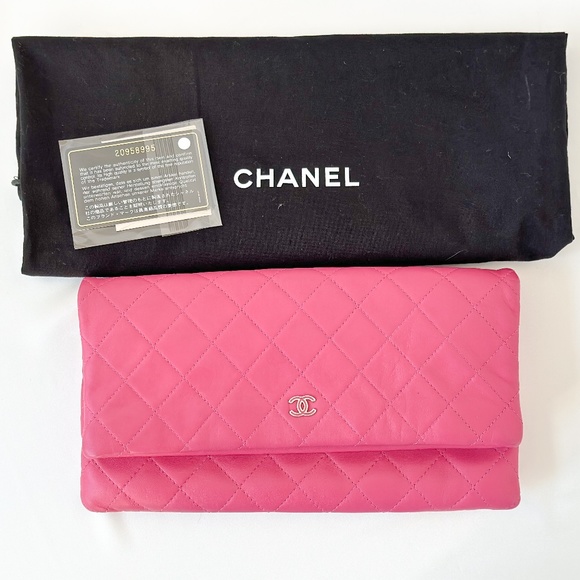 Chanel Pink Quilted Lambskin Fold Over Clutch - Picture 2 of 14